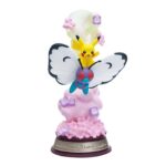 Figurine Pokémon Pikachu sur Papilusion en plein vol