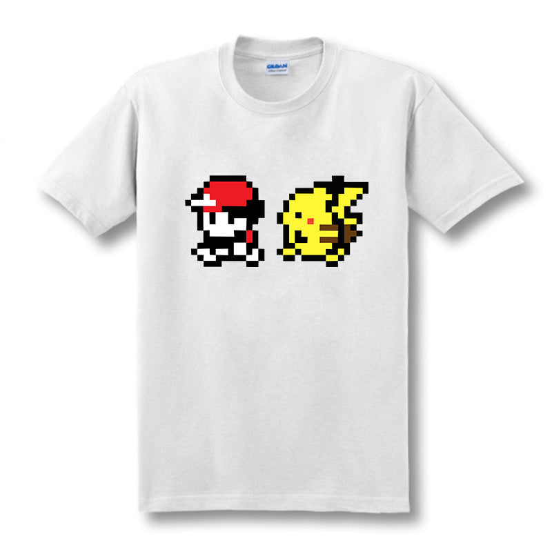 T-shirt Pokémon pixel bleu Sacha et Pikachu avec équivalences de tailles – Image 2