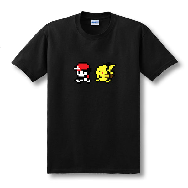T-shirt Pokémon pixel bleu Sacha et Pikachu avec équivalences de tailles – Image 3